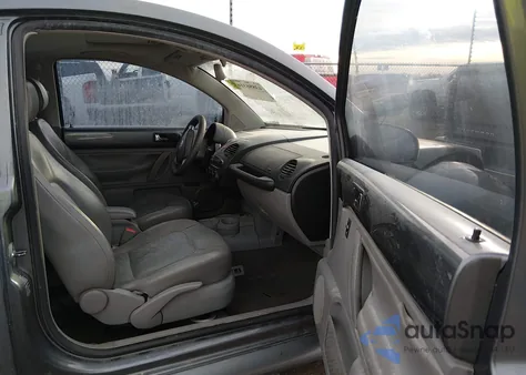 2005 Volkswagen New Beetle Gls z USA, uszkodzony, nr VIN 3VWCK31C75M413746